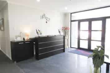 6 Unit (Investment) Property