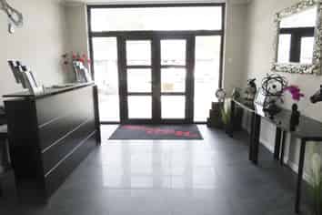 6 Unit (Investment) Property