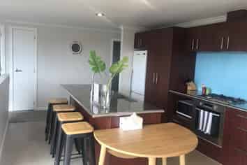 24 Kiteroa Terrace, Rothesay Bay