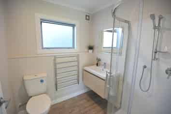 24 Kiteroa Terrace, Rothesay Bay