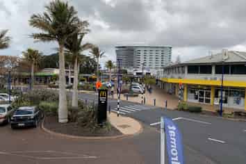 PRIME LOCATION NEAR OREWA BEACH