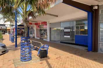 PRIME LOCATION NEAR OREWA BEACH
