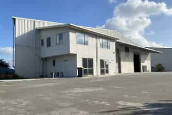 1,509m2* Modern High Stud Warehouse/Office