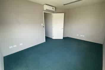 1,509m2* Modern High Stud Warehouse/Office