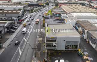 FULLY FURNISHED - 65sqm high exposure office