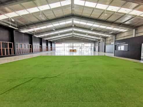 Premium showroom and warehouse