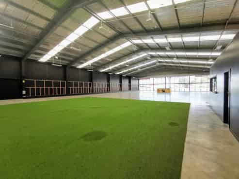 Premium showroom and warehouse