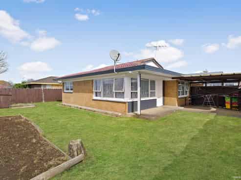 1/37 Great South Road, Takanini