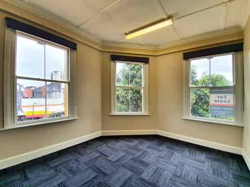 Offices in Outstanding Location!