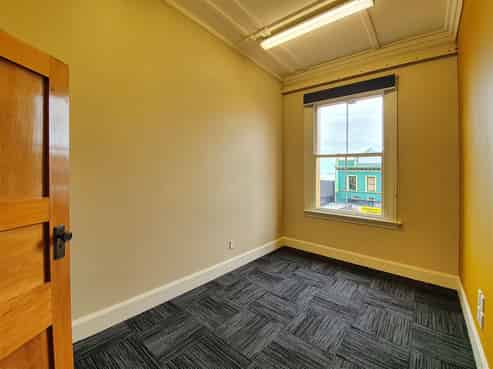 Offices in Outstanding Location!