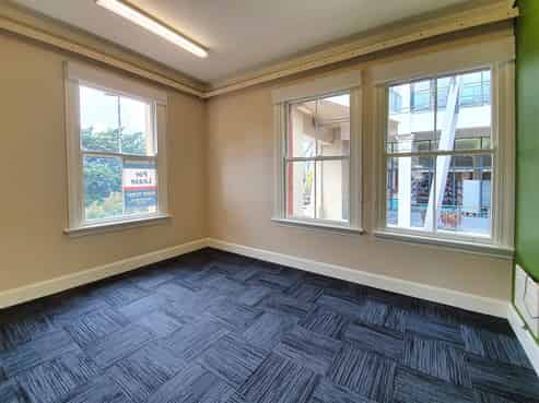 Offices in Outstanding Location!