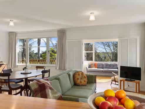 10 Burnham Road, Waitakere