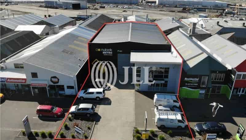 37 Shakespeare Road, Waltham