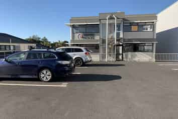 LOCATION, SIZE & PARKING – ALL SORTED