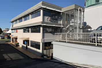 LOCATION, SIZE & PARKING – ALL SORTED