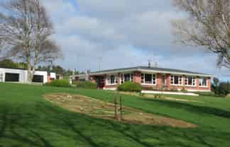  906 Waimahaka Fortification Road, 