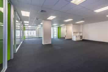 Sanctuary on the Estuary - Plenty of Parking!