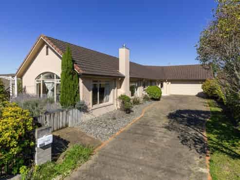 122 Rototuna Road, Rototuna