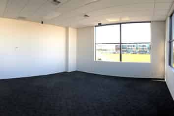 Cornersite Office Available in Botany Junction