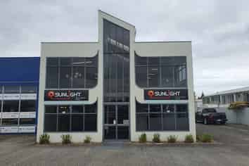 High profile office/showroom