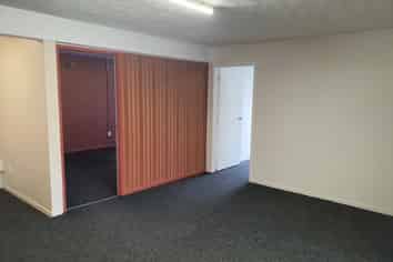 High profile office/showroom