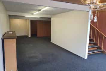 High profile office/showroom