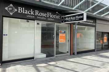 Centrally located retail premises in Hartham Place