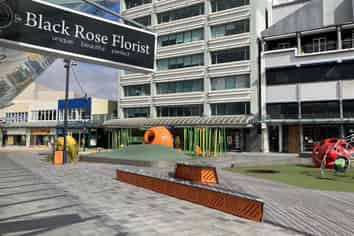 Centrally located retail premises in Hartham Place