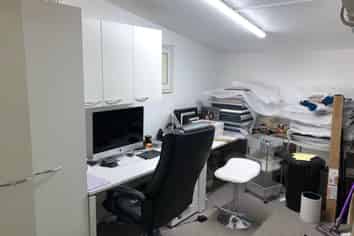 75M2 UPSTAIRS OFFICE ON KING