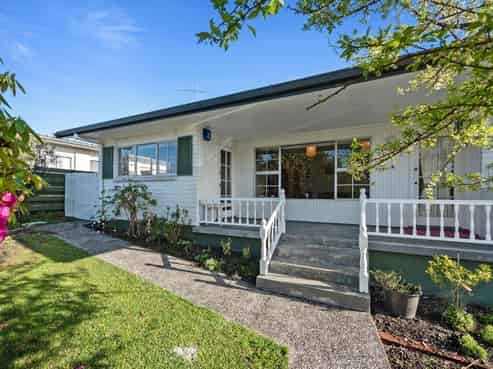 38A Howell Avenue, Riverlea