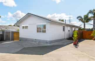 7a Taipari Road, Te Atatu Peninsula