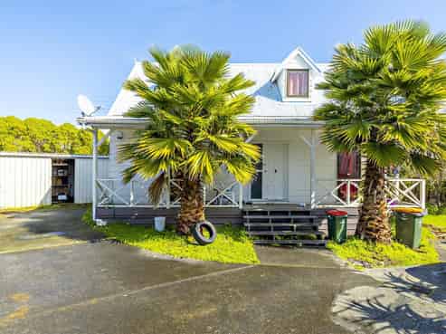 32B Sikkim Crescent, Clover Park