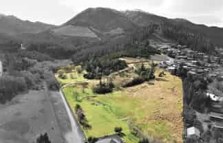 12 Thomas Hanmer Drive, 