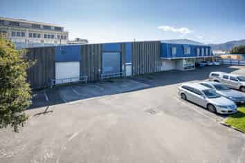 Distribution Hub - Trade Sales