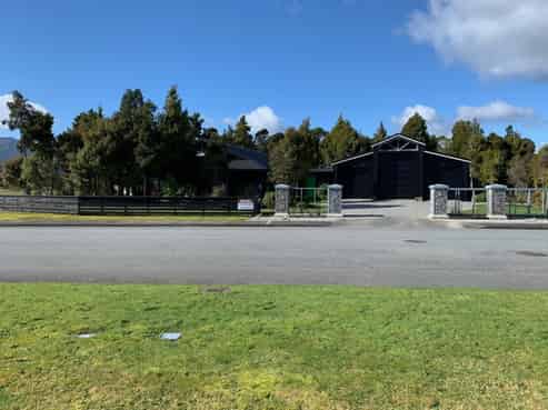 12 Sutton Road, Kaiata