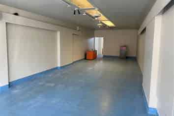 Great Profile Retail or Office Tenancy