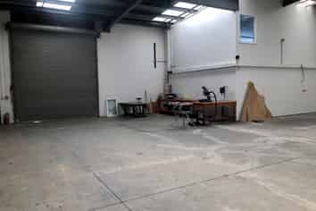 Handy Workshop / Warehouse / Unit