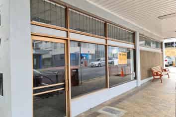 Office or retail - your choice!