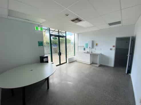 HQ facility with secure yard 