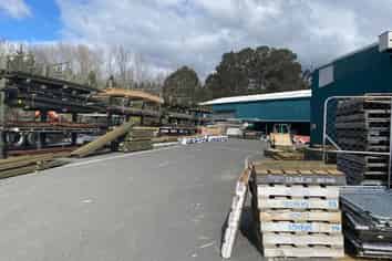 HUGE TRADE RETAIL PACKAGE