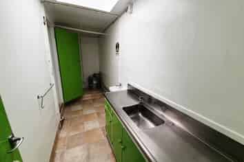 Tidy commercial/storage unit