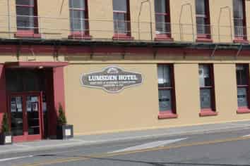 Lumsden Hotel 