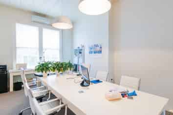 Neat office in Devonport