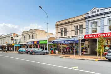 Neat office in Devonport