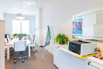 Neat office in Devonport