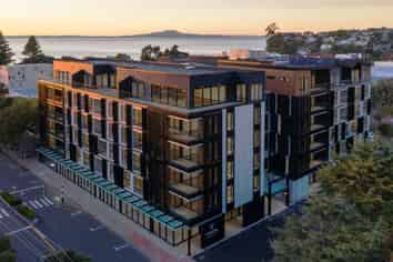 501/4 Bute Road, Browns Bay