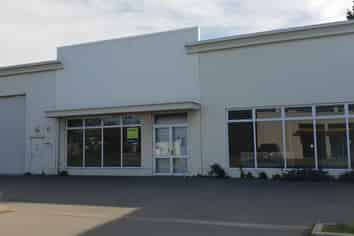 "Sockburn Showroom" Plus