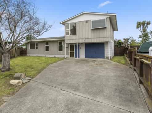 9 Meads Place, Bulls