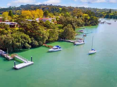 101 Ferry Parade, Herald Island