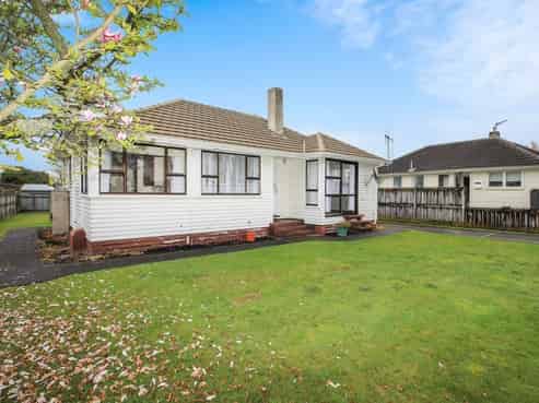 40 Montgomery Crescent, Bader